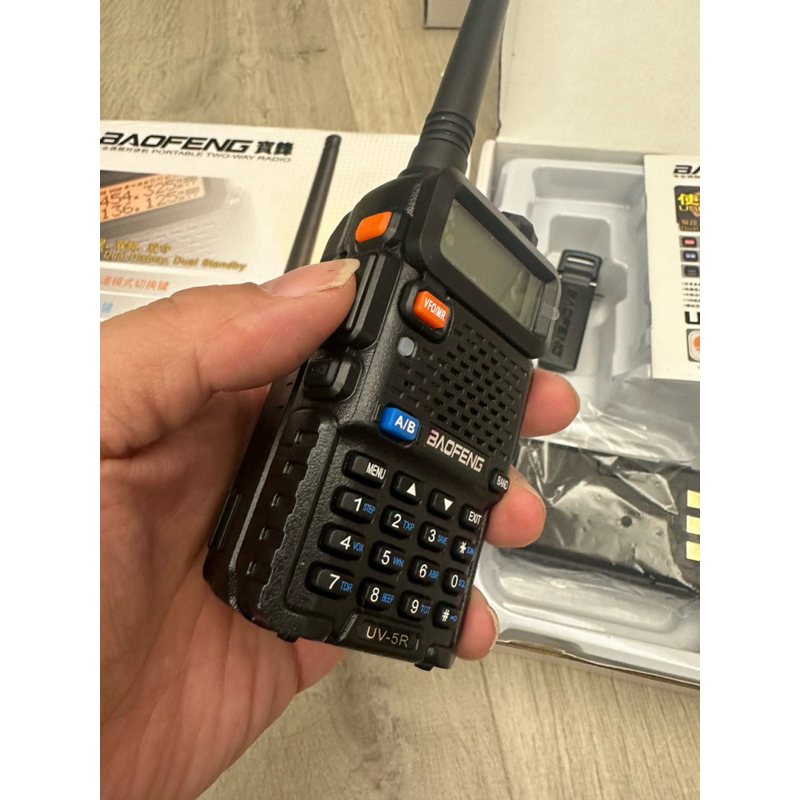 🌟好東西🌟BAOFENG 寶鋒 UV-5R 專業調頻對講機 PORTABLE  TWO-WAY RADIO