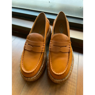 Tod’s 牛皮拉菲草厚底樂福鞋