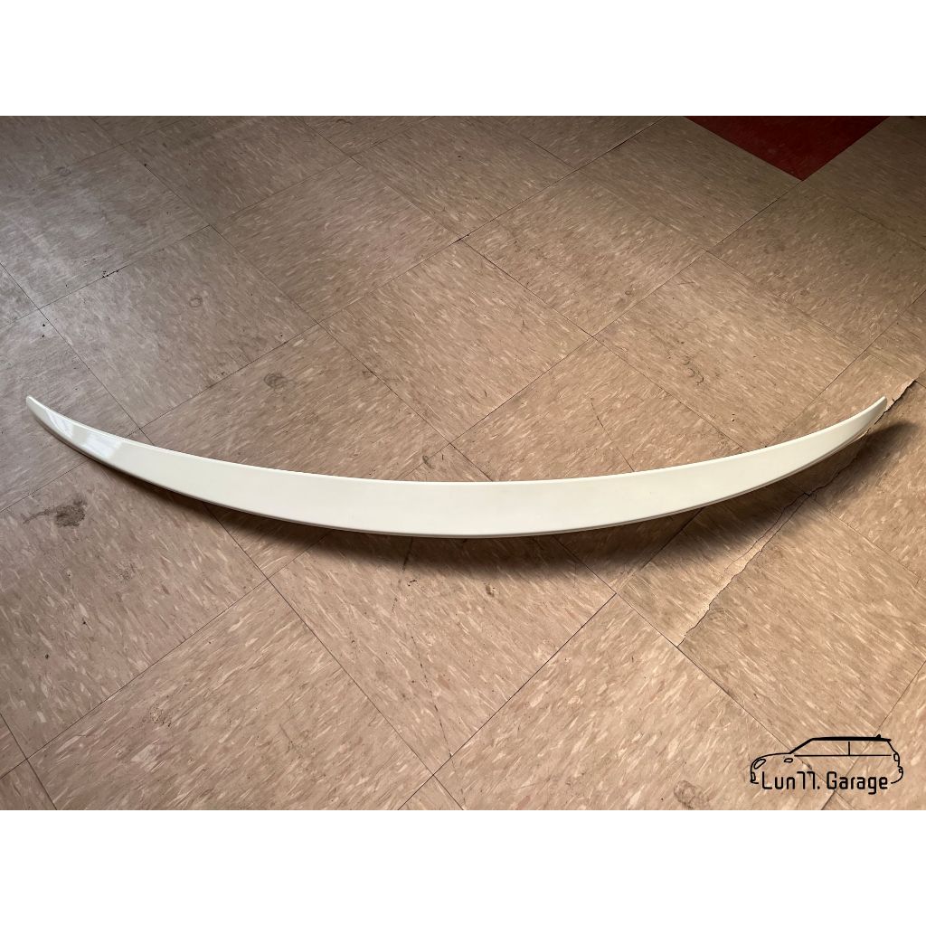 二手美品 - BENZ W205 C300 C250 C200 C180 原廠 AMG 尾翼 壓尾 小鴨尾 白色 賓士