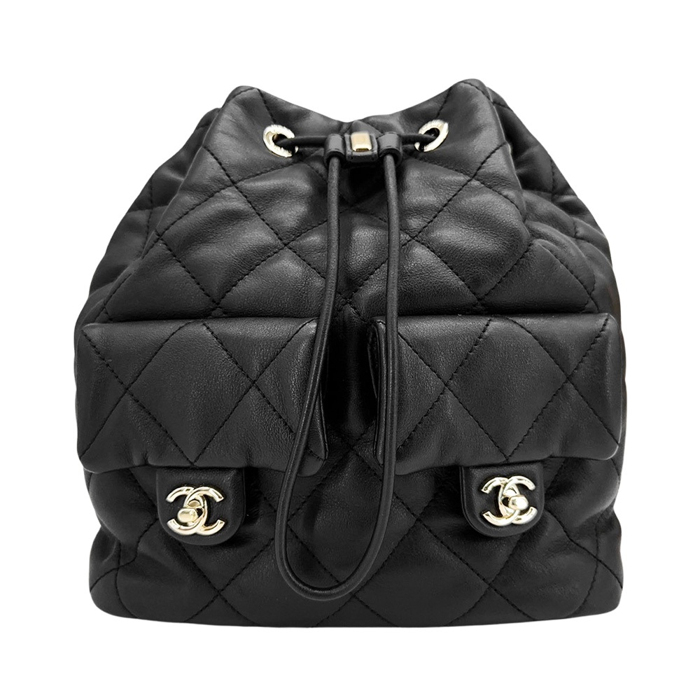 Chanel 展示品 羊皮金釦雙口袋束口後背包(AS4342-黑)