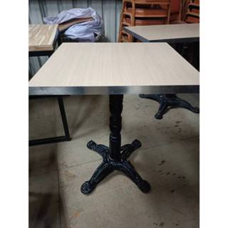 【尚典中古家具】黃橡色典雅營業小餐桌 中古-二手-餐桌-營業餐桌-木紋餐桌-飯桌-桌子