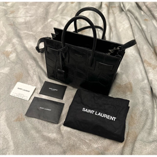 YSL Saint Laurent Sac De Jour Nano 鱷魚紋小牛皮兩用風琴包(黑色)