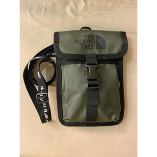 非二手The North Face 1.5L插扣式 可調節背帶 單肩包 隨身包袋 斜揹包 護照包 NF0A7QU721L