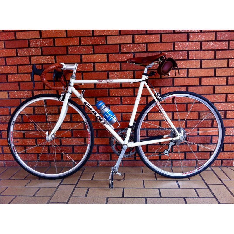 Giant 捷安特鋼管公路車 R1000