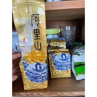 阿里山樟樹湖手採烏龍春茶烏龍茶 阿里山茶 樟樹湖 春茶 手採茶 臺灣烏龍茶 茶