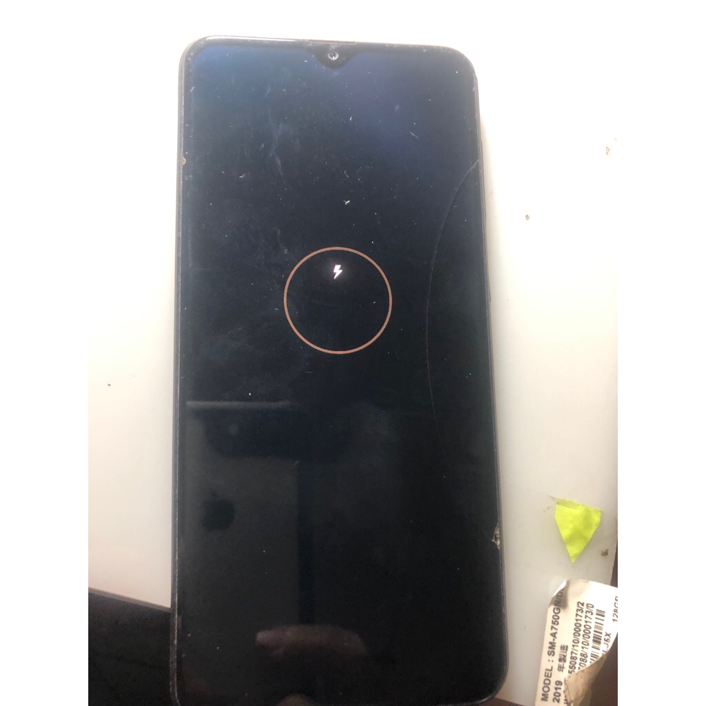 【零件機】SAMSUNG Galaxy A20｜螢幕有破, 電池壞掉,沒有開機