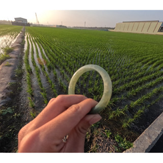 緬甸翡翠a貨湖水綠手鐲57圈口