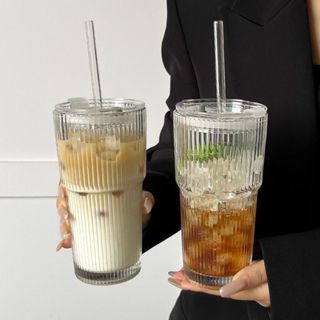 【臺灣出貨】樂樂大容量帶蓋帶吸管豎條紋玻璃杯 玻璃水杯 吸管杯 高顏值冷飲杯 果汁杯 咖啡杯 水杯 ins帶蓋吸管杯