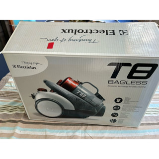 【近全新】Electrolux 伊萊克斯 T8 Bagless Z3520 無塵袋吸塵器