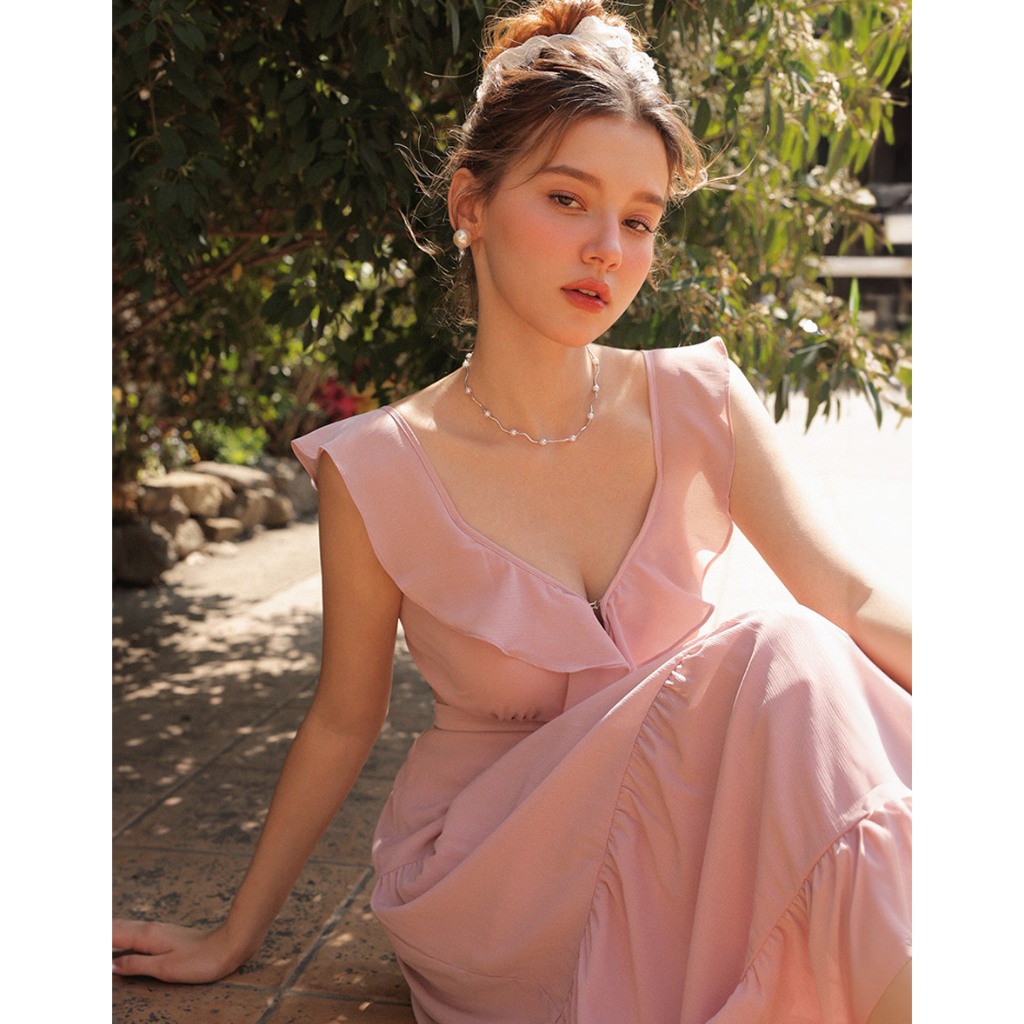 AIR SPACE 氣質荷葉後鏤空蛋糕長洋裝(附胸墊)(白/粉紅) 女裝 現貨