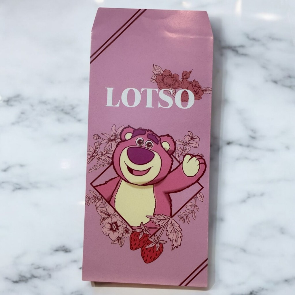 🎉迎春必備！超萌迪士尼紅包袋閃亮登場✨ 熊抱哥、美人魚艾莉兒、瑪麗貓等人氣角色