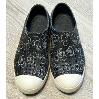 native JEFFERSON Disney聯名 懶人鞋 洞洞鞋 黑 中童 J2