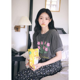 韓國代購KOREA_90 SHOP清雅氣質網拍MILKCOCOA 英文字樣花朵圖案圓領短版純棉T恤