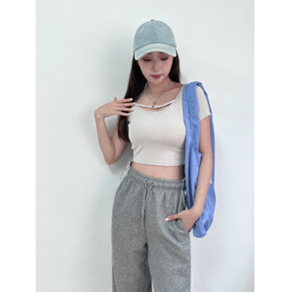 4色♥️現貨秒出【JinG】YIFAN*韓國🇰🇷純色金屬扣圓領杯墊短上衣♥️自帶胸墊 罩杯可拆 正韓 辣妹風 美式甜美風