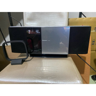 彩緁店舖（Panasonic CD 播放音樂）機種SC-HC30 有測試功能正常 九成新（長寬高50*20*10）公分