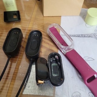 二手小米手錶零件機，小米手錶面板主機板都是好的沒有電池賣