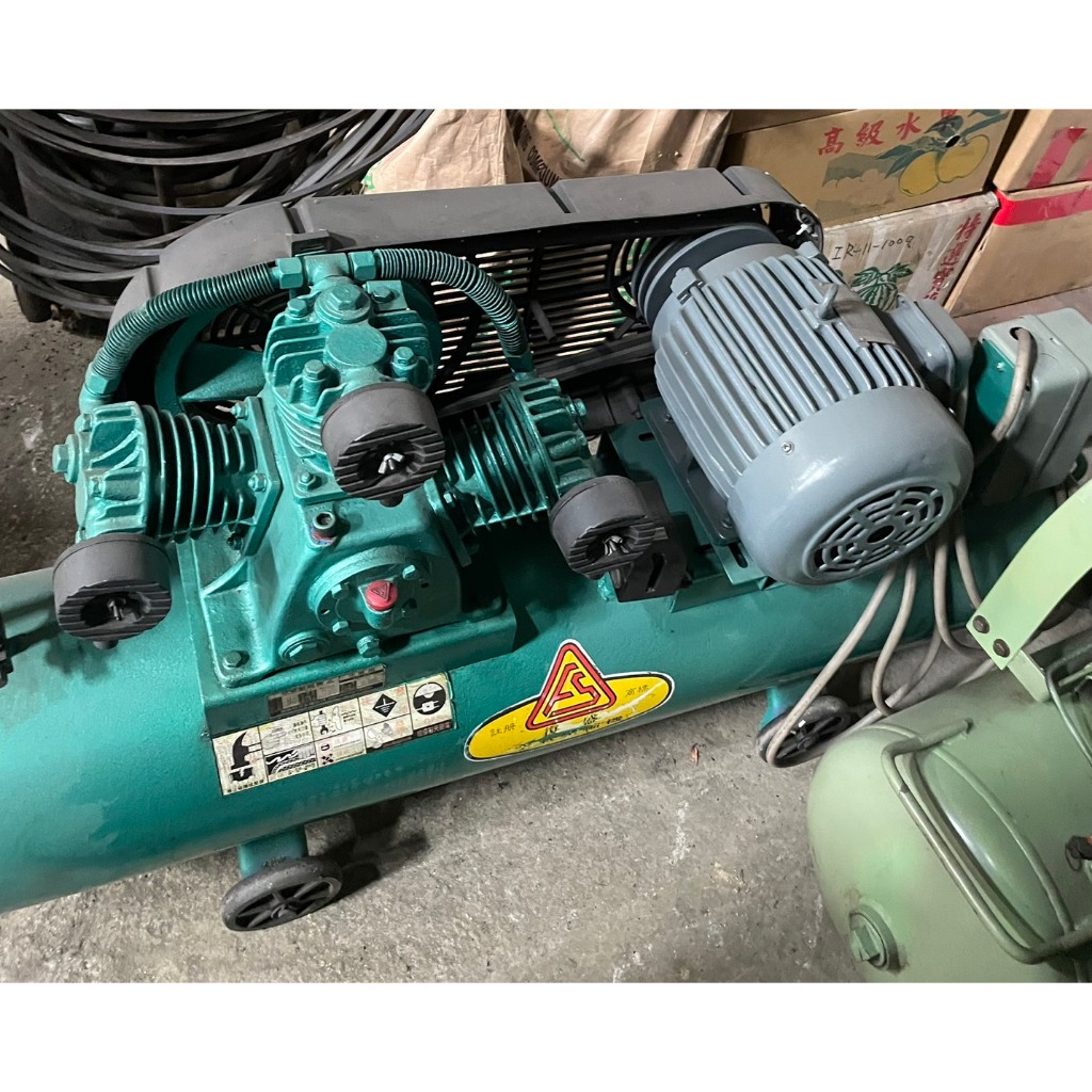 2hp.3HP三相空壓機復盛牌天鵝牌一台10000-13000(收機子..維修.保養空壓機,)內外整理完成,狀況良好