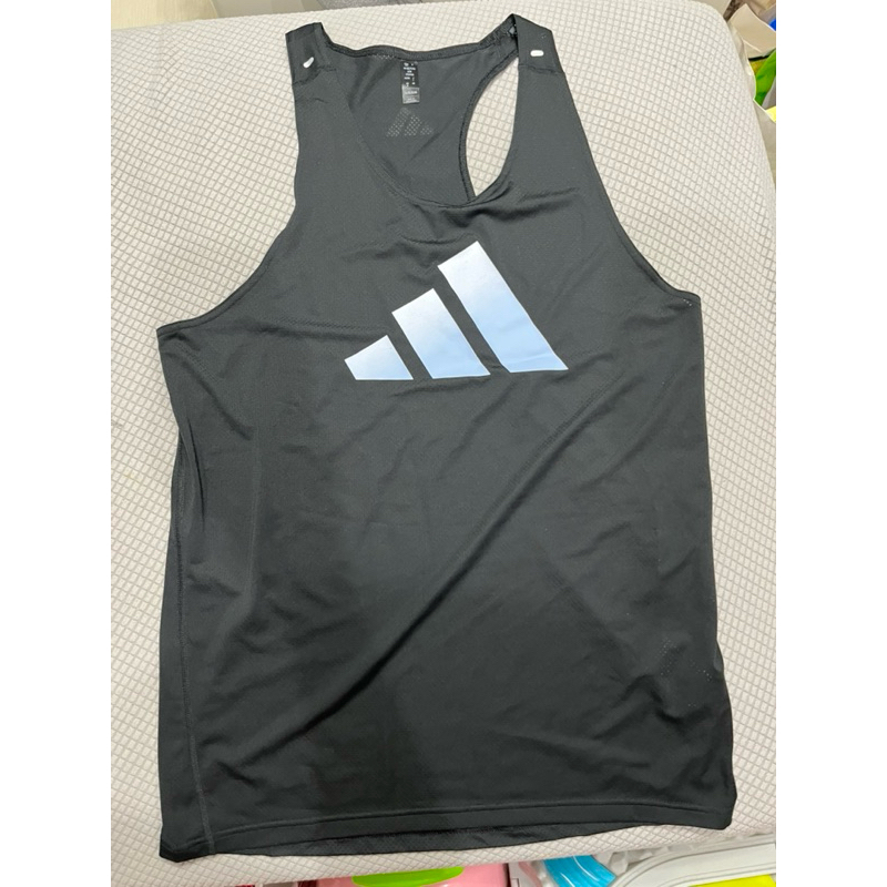 全新愛迪達adidas跑步上衣（背心）M號，腋下平量約50公分，中國尺碼A/M 175/96A