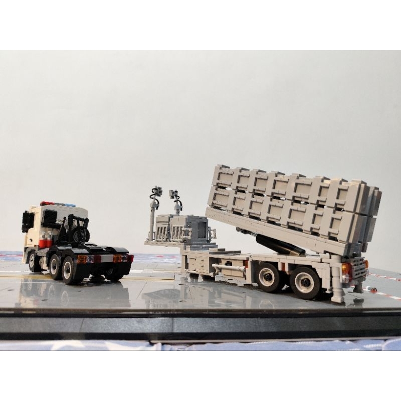現貨 中華民國 雄風飛彈 路基二型三型發射車 帶雄二飛彈發射桶 moc