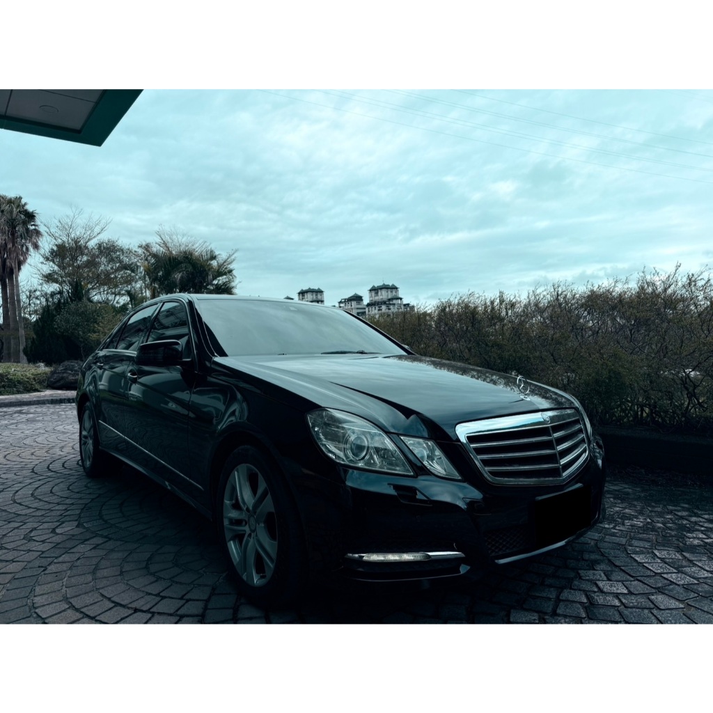 2012年 賓士 E200 w212型【老店經營】可協助低利貸款/超貸，車況立約保障，限時特惠速洽龐德店長。