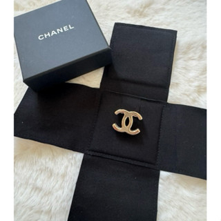 Chanel 經典logo淡金色胸針