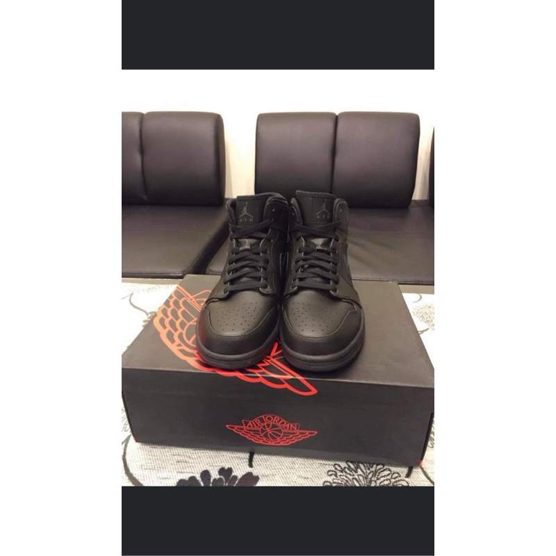 Nike  Air  Jordan 1 Mid 全黑電繡款❤️