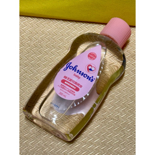 全新嬌生溫和潤膚油嬰兒油 300ml ⚠️有效日期2025/01/04