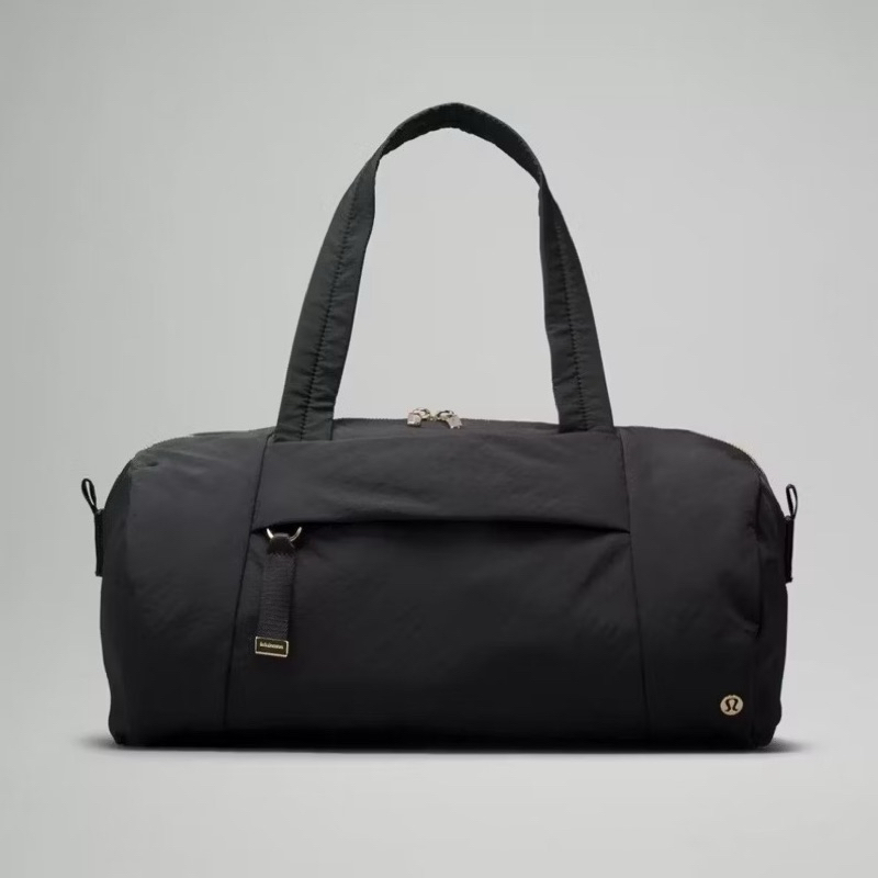 【台灣現貨】加拿大🇨🇦lululemon on my level 防潑水尼龍健身出遊旅行 波士頓包 圓筒包 肩背包
