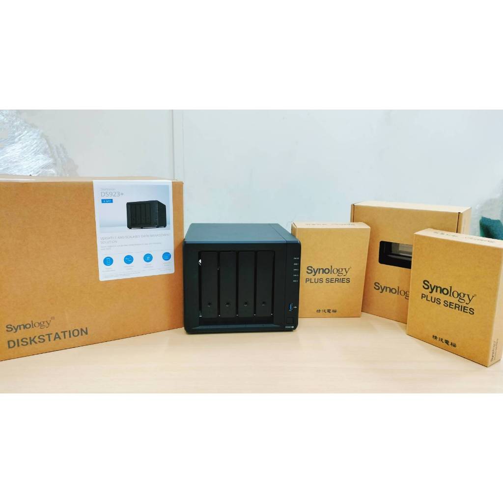 【套裝】群暉Synology DS923+網路伺服器一台/附NAS專用硬碟/HAT3300 4TB三個