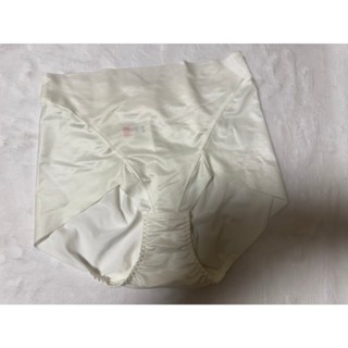 👙白袍衣櫃👙 全新黛安芬-T-Shirt Bra系列高腰無痕內褲 EL/75 純淨白 賣場還有有平口款式