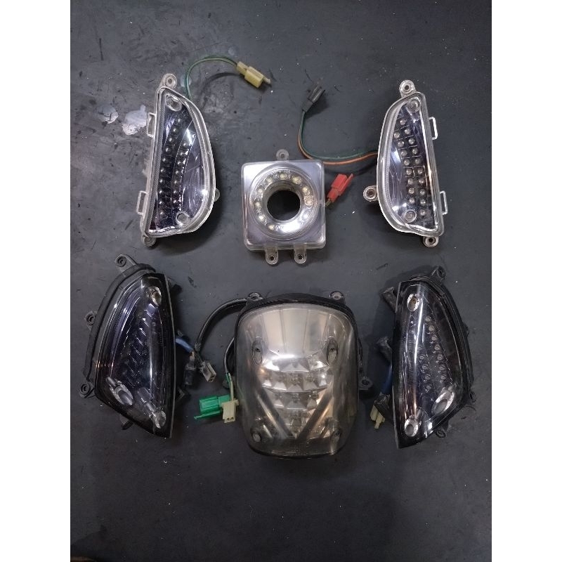 光輝 二手車殼 光陽KYMCO 原廠前小燈 前左右方向燈 後左右方向燈 後  MANY 110 魅力 110