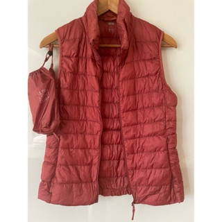 Uniqlo 輕羽絨背心M(紅色）