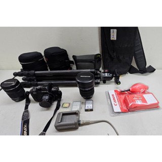 OLYMPUS E-M10二代，微單眼相機+廣角鏡頭+三角架，等全部配件