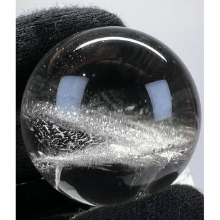 【明明天然水晶】 精品純天然印度梵天水晶球43mm 符文 指紋 超透亮帶細閃光七彩琉璃光黃膠花 手工精拋光