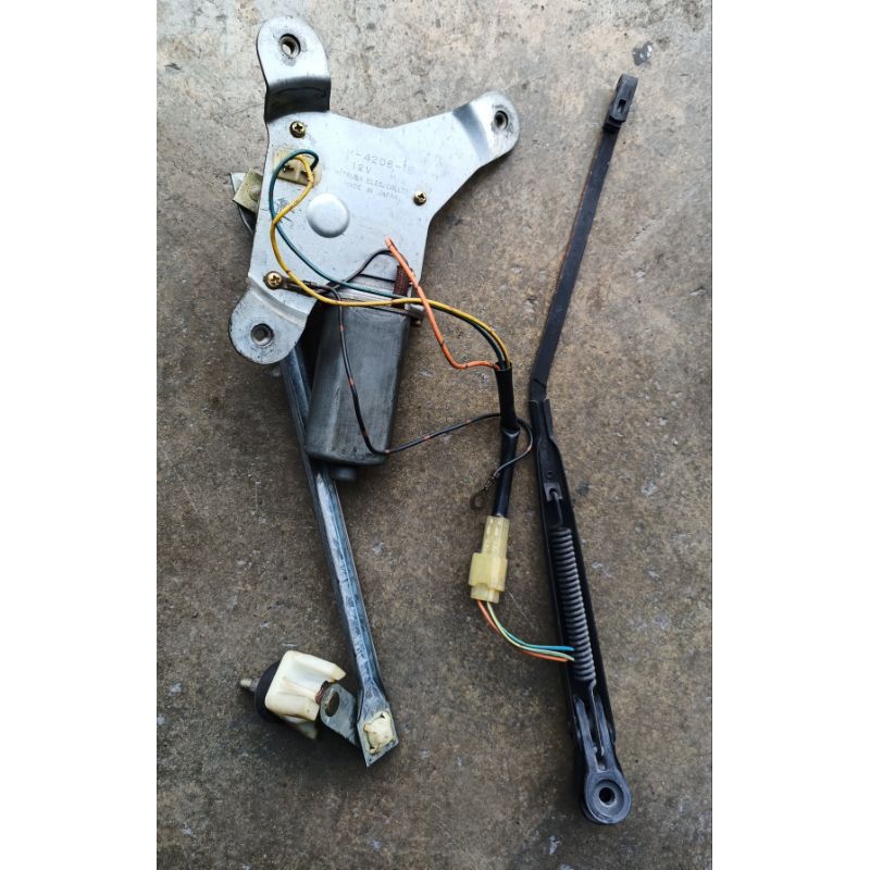 Suzuki 金吉星 後雨刷連桿總成含雨刷臂