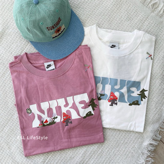 -ESL- NIKE NSW 蘑菇 蜻蜓 塗鴉 刺繡 小勾 玫粉 白色 短袖 短T 女款 IF0607-100