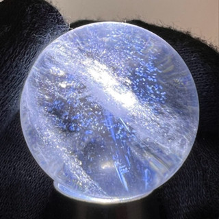 【明明天然水晶】 純天然巴西藍針水晶球 30.9mm 藍針流星 高透亮 手工精拋光水晶球 高品能量球 擺陣消磁淨化