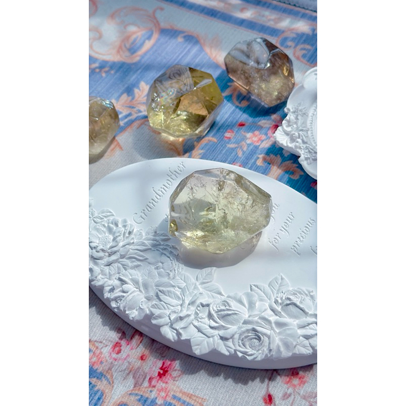 天然 黃水晶 爆彩 滾石 打磨 原石 清透 好品質 巴西 黃晶 消磁 淨化 原礦，清透黃晶原石 黃阿賽斯特萊
