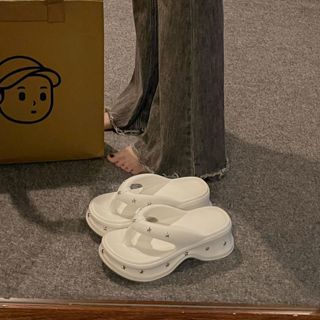 【拖鞋匠】厚底增高人字拖鞋女 外穿軟底拖鞋 百搭休閒夾腳拖女 沙灘涼拖 耐磨休閒拖鞋 厚底防滑輕便拖鞋 人字拖女
