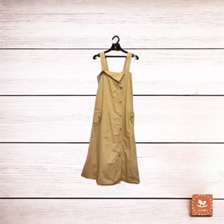 QUEEN SHOP 卡其色風衣設計感無袖洋裝 (商品號 25042741