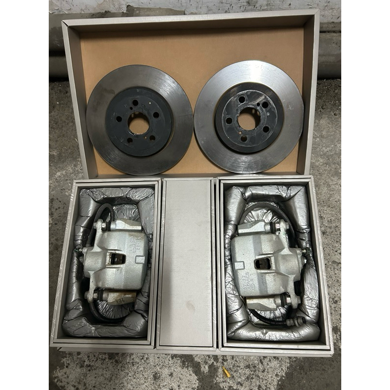 2024年 toyota altis 12代 GR 原廠 卡鉗 碟盤 近全新