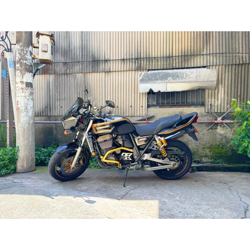 KAWASAKI ZR1200-A 男子漢
