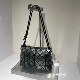 【日本代購】三宅一生 ISSEY MIYAKE BAO BAO LOOP MATTE 豆腐包 枕頭包 手提包 斜挎包
