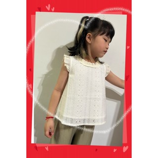 剩90（110)Fei Fei🌻 2025春夏新款🌻 香水娜娜 11051 ⽊耳邊鏤空⾶袖上衣 90-140