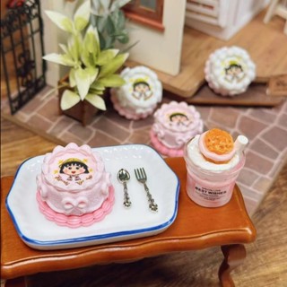 四葉草小舖~訂製款~可愛模擬女孩蛋糕造型～微縮食玩～咕卡配件～髮夾配件~樹脂奶油膠DIY~吊飾DIY~各式DIY配件