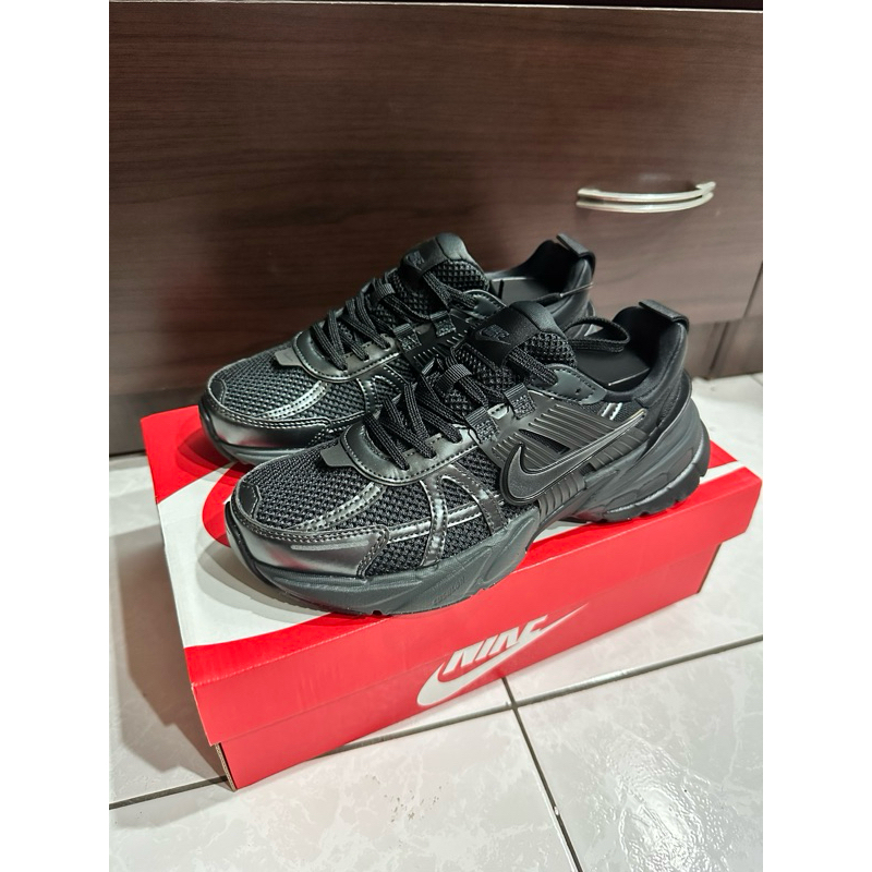 NIKE W V2K RUN(二手）24cm