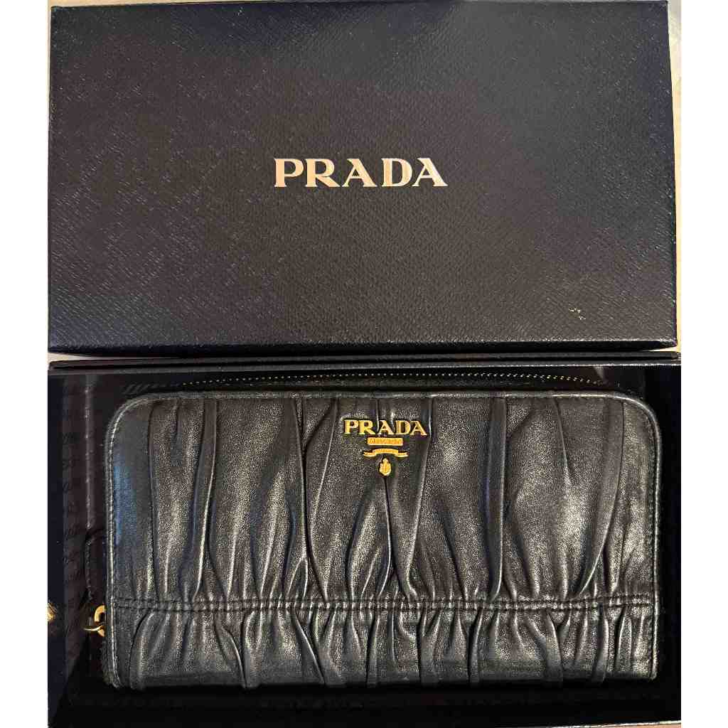 【À安醬精品館】PRADA 小羊皮皺褶拉鍊長夾 黑色 二手精品 Prada長夾 義大利製造