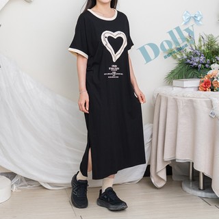 Dolly多莉大碼專賣店 台灣現貨 大尺碼黑色愛心圖下擺單邊開岔棉質洋裝142