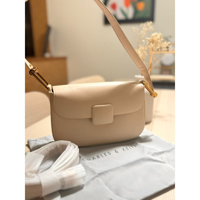 小ck 小ck包包 水桶包 化妝品 美妝 MAC 唇膏 MAC 唇釉 MAGY 女鞋 跟鞋 婚鞋 高跟包鞋