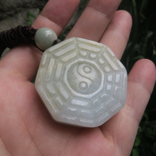 Coco緬甸玉 翡翠a貨八卦掛件玉墜 手工雕刻 驅邪避小人 翡翠a貨附證書 現貨在臺北市